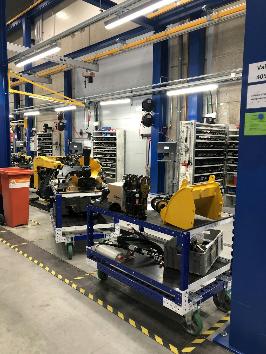 FlexQube shelf carts at Ponsse