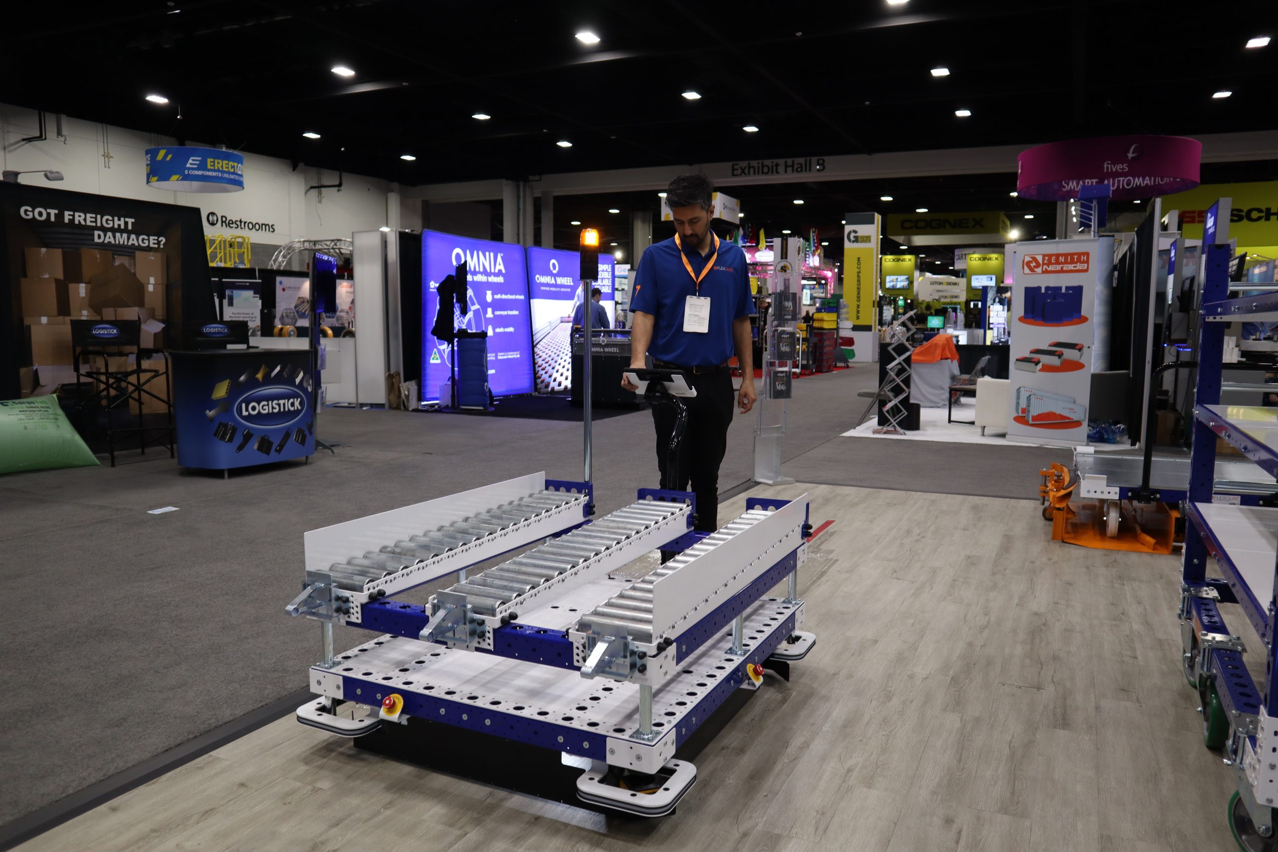 Robotic eQart by FlexQube