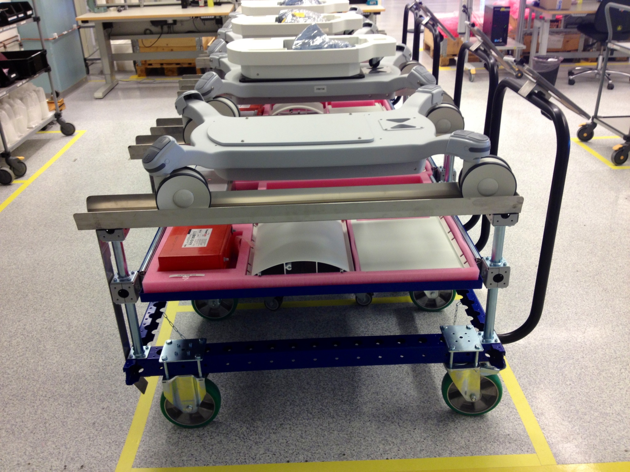 FlexQube provides carts for the healthcare industry FlexQube